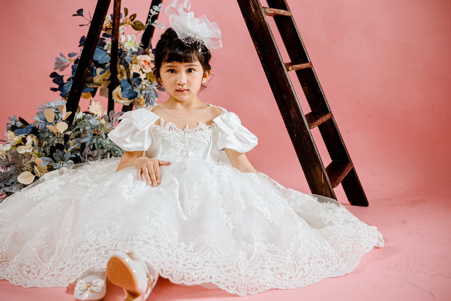 Queen of Baroque - White Lace Gown