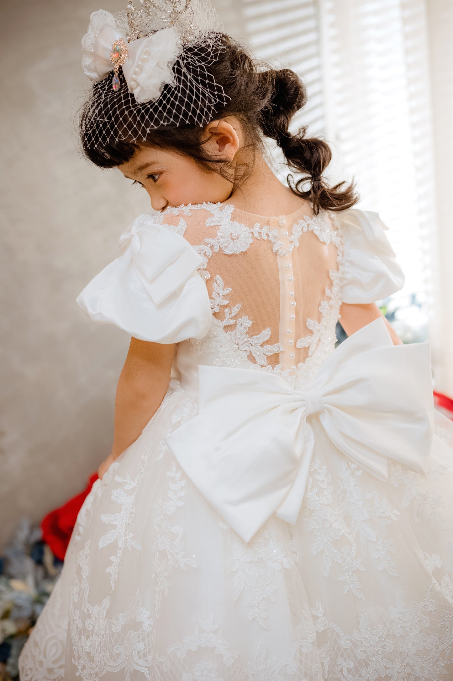 Queen of Baroque - White Lace Gown