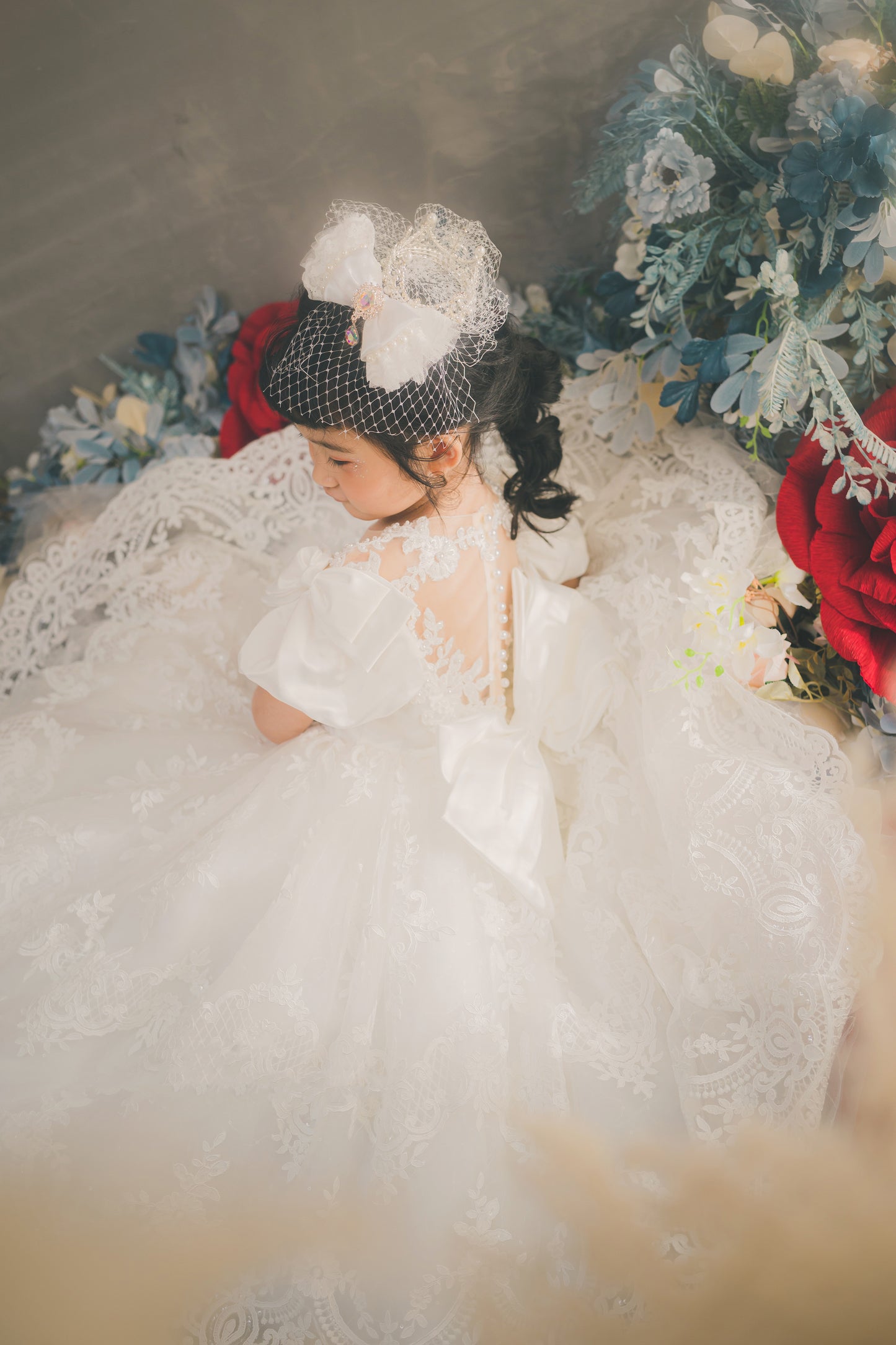 Queen of Baroque - White Lace Gown