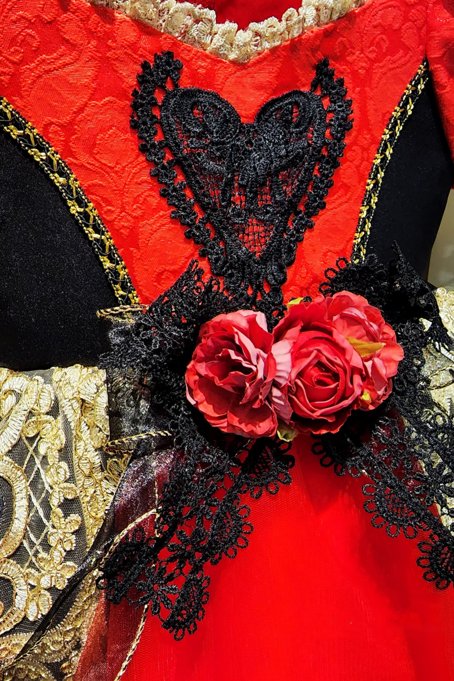 Vampire Duchess ~Red and Black Gown with Detachable Gown~
