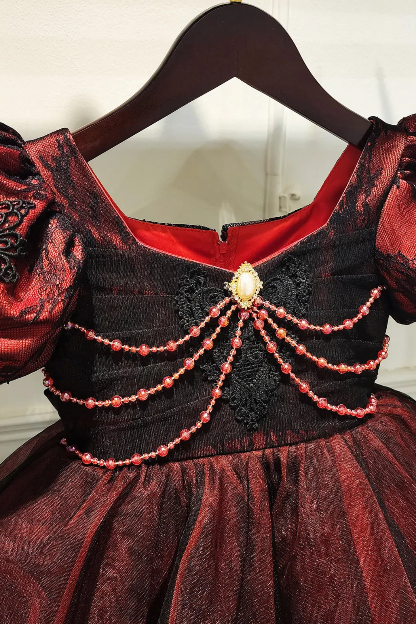 Poker Queen of Hearts~Red and Black Quarter Sleeves/ Puff Sleeves Dress~