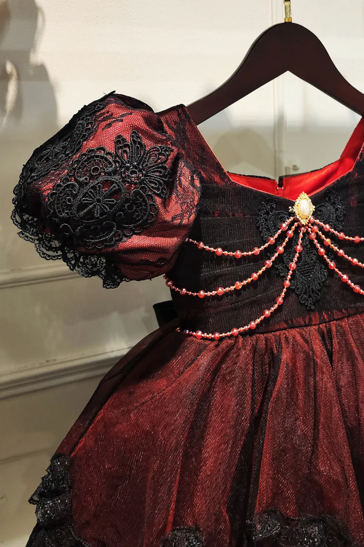 Poker Queen of Hearts~Red and Black Quarter Sleeves/ Puff Sleeves Dress~