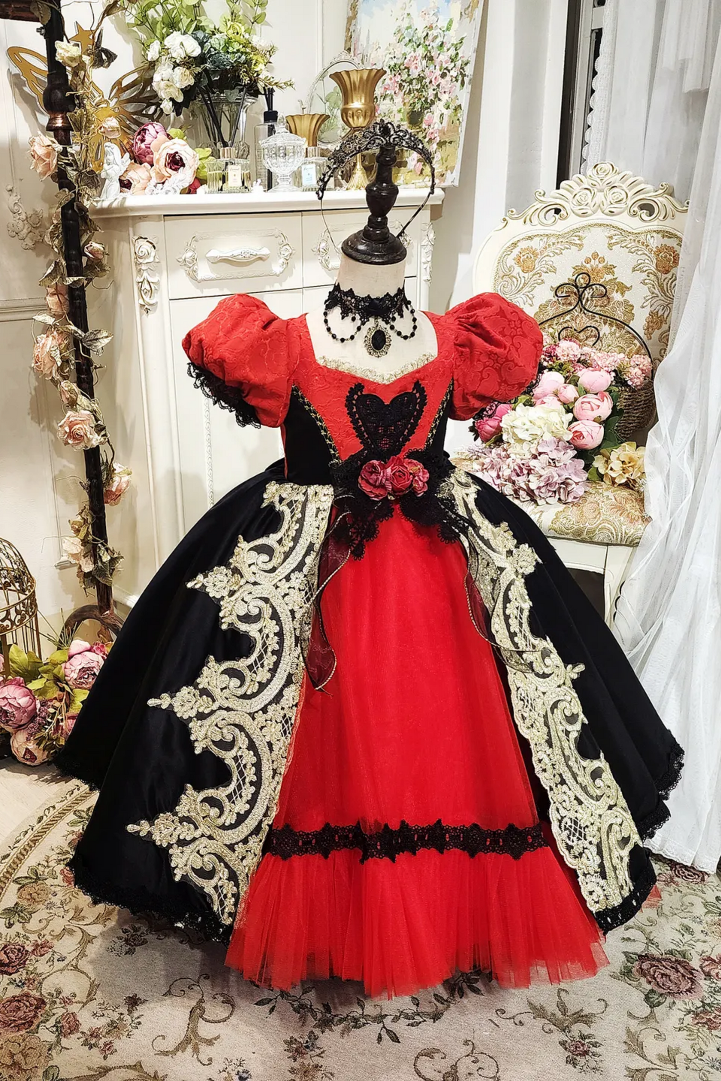 Vampire Duchess ~Red and Black Gown with Detachable Gown~