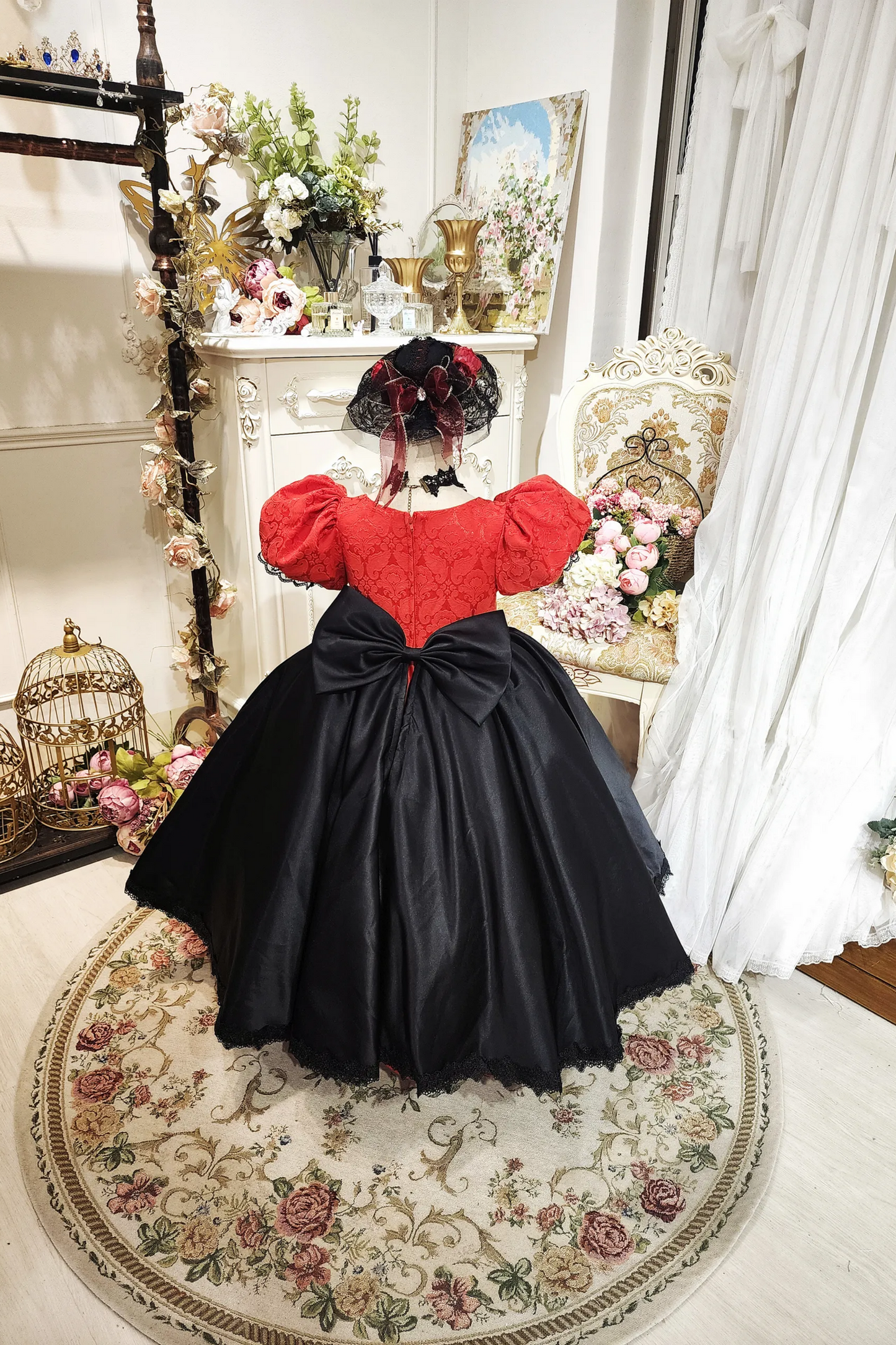 Vampire Duchess ~Red and Black Gown with Detachable Gown~