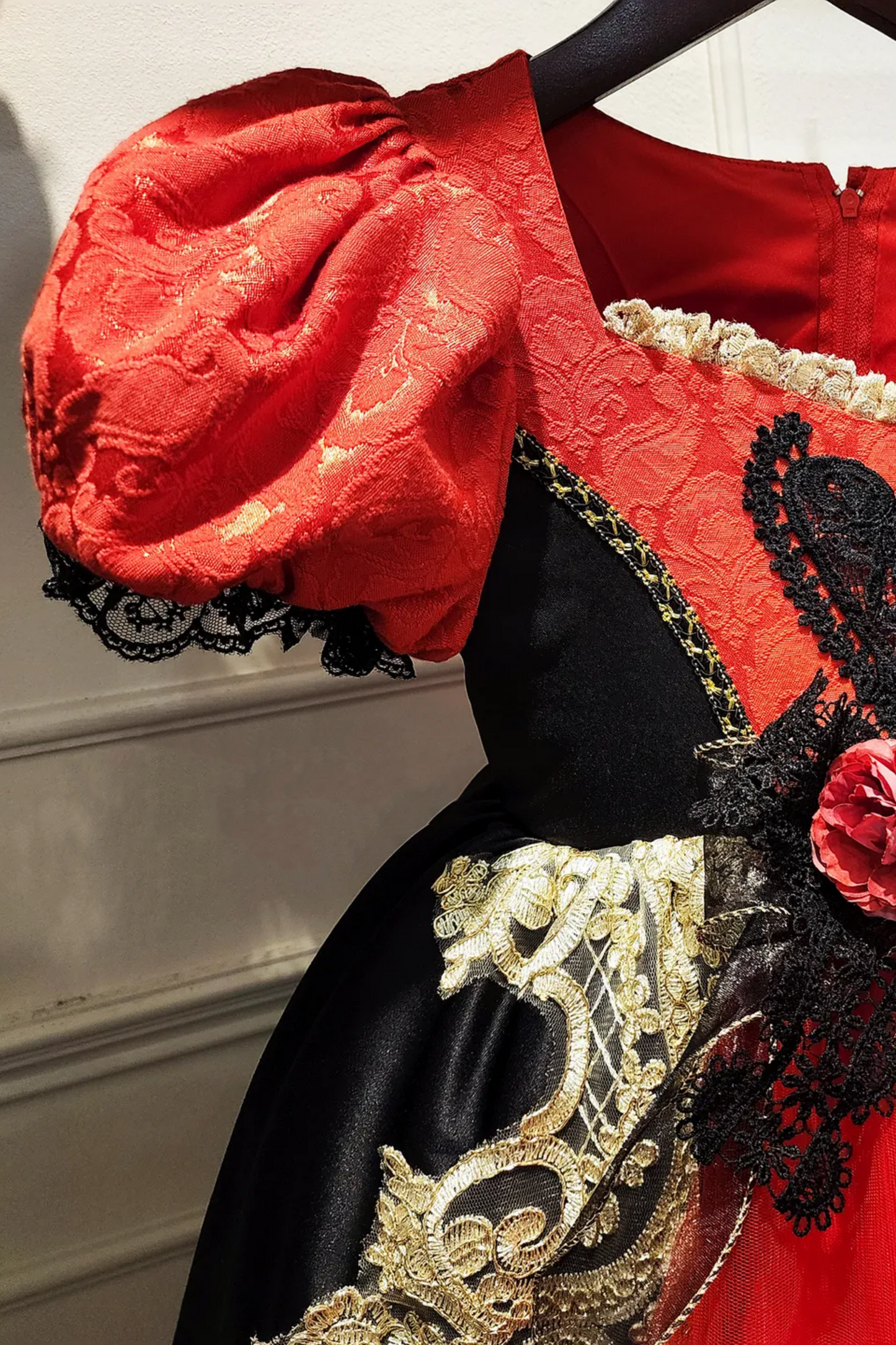 Vampire Duchess ~Red and Black Gown with Detachable Gown~