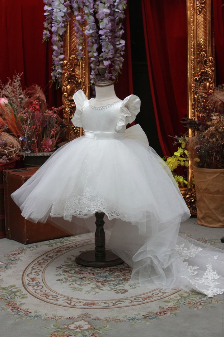 Detachable White Lace Trail