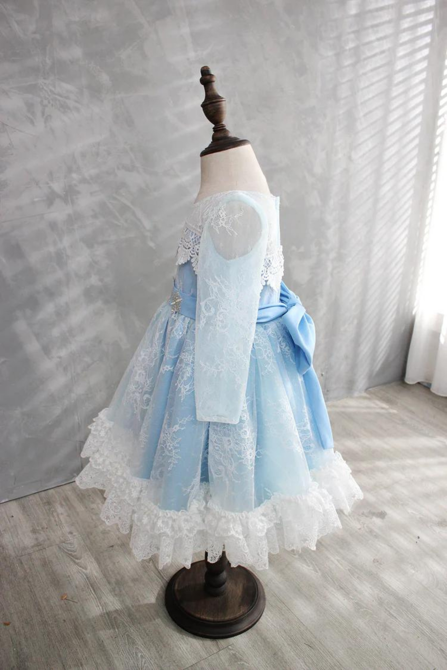 Elsa Long Sleeves Lace Dress (White/Blue/Pink)