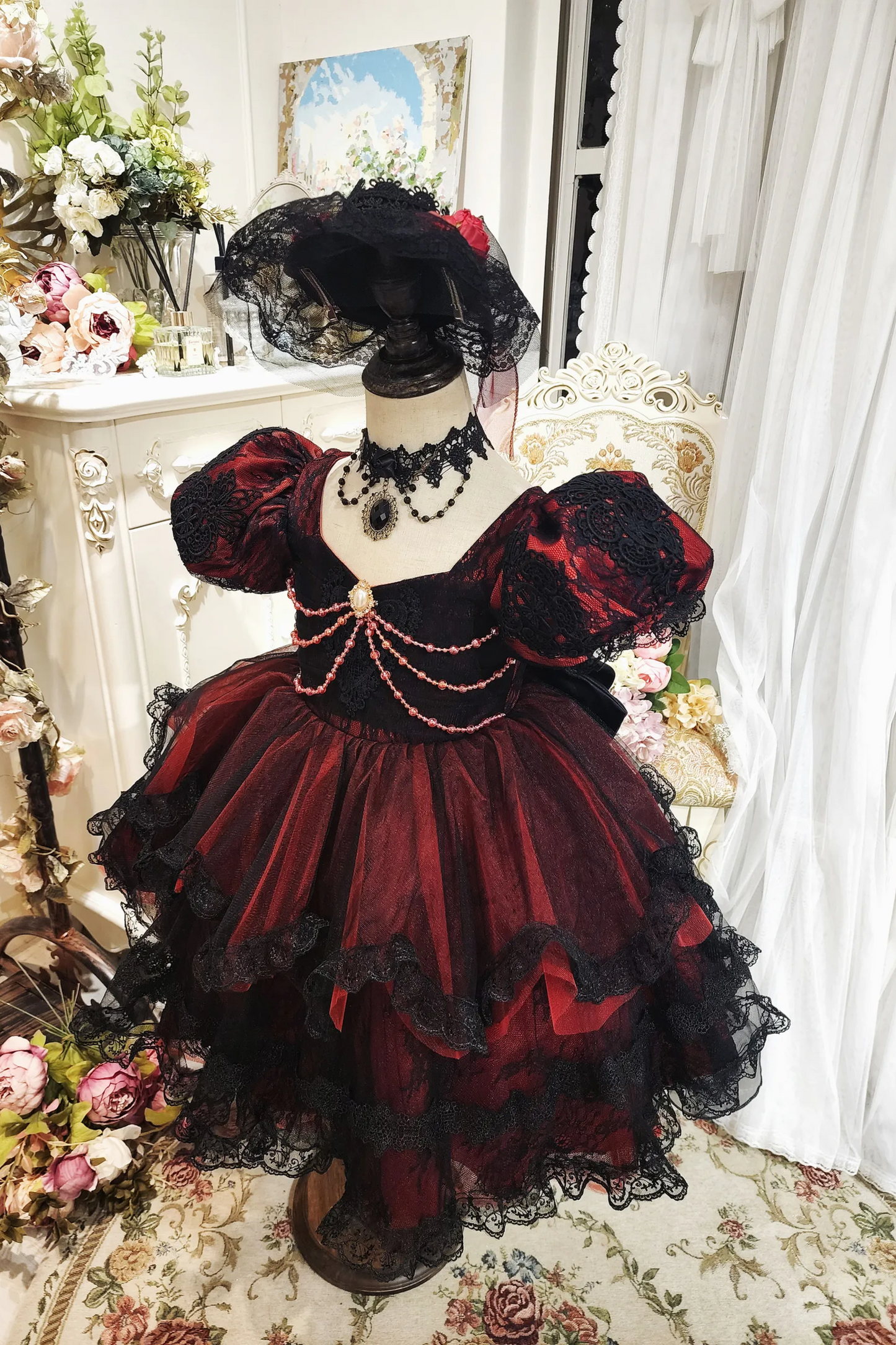 Duchess Mary ~Red and Black Quarter Sleeves/ Puff Sleeves Dress~