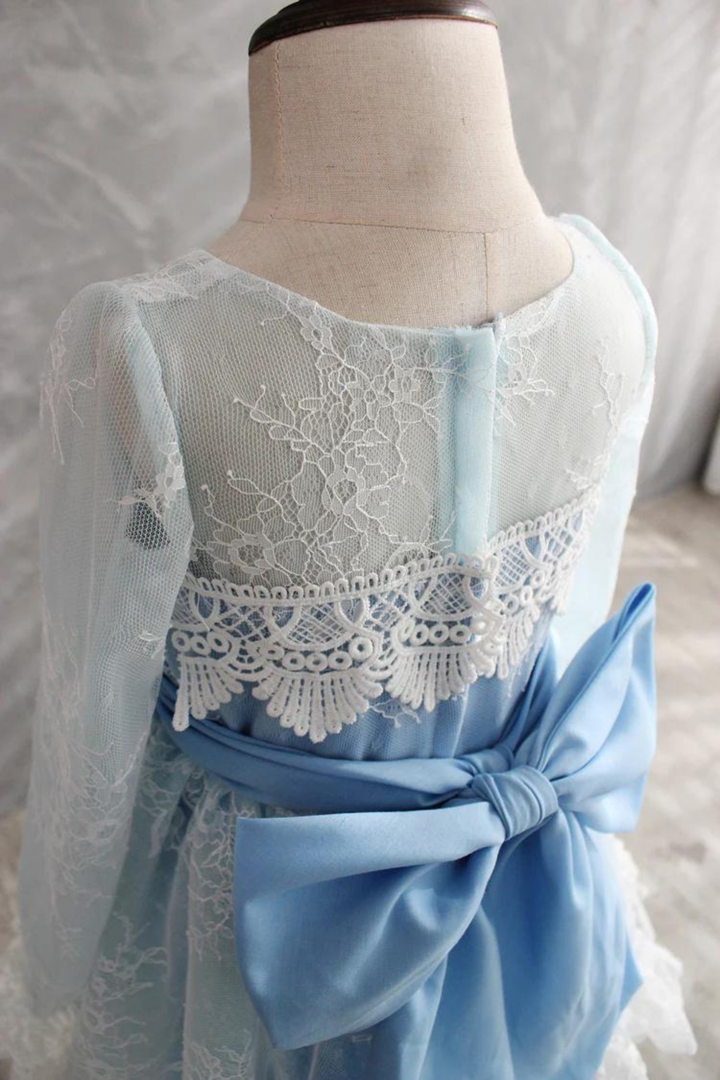 Elsa Long Sleeves Lace Dress (White/Blue/Pink)